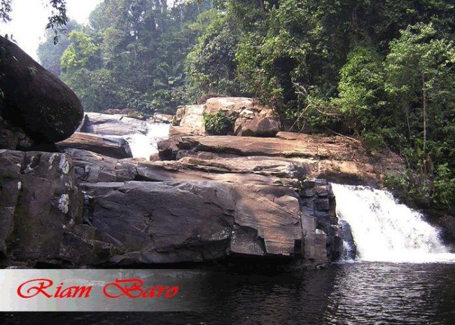 Riam Baro via Bengkayanggoid, 1. Pantai Samudera Indah, 2. Pulau Randayan, 3. Bukit Jamur, 4. Air Terjun Riam Merasap, 5. Miniland Batu Payung, 6. Goa Romo, 7. Hutan Adat, 8. Air Terjun Riam Berawan, 9. Pulau Lemukutan, 10. Air Terjun Riam Susok, 11. Riam Madi, 12. Riam Pelayo, 13. Riam Mubek, 14. Riam Baro, 15. Riam Erang, 16. Riam Pain’t Batah, 17. Riam Marum, 18. Riam Bangaram, 19. Riam Jugan, 20. Riam Mangkamang, 21. Riam Sangadum, 22. Air Terjun Seraung, 23. Air Panas (Spax), 24. Danau Taipi, 25. Riam Surut, 26. Air Terjun Riam Sejajah, 27. Riam Panggar, 28. Riam Mangoi, 29. Wisata Riam Manajur, 30. Riam Guntur, 31. Riam Budi, 32. Riam Benian, 33. Riam Belangin atau Kuweg, 34. Riam Batu Timah, 35. Riam Batu Susun, 36. Riam Batapsa, 37. Riam Ampang, 38. Air Terjun Riam Banyis, 39. Air Terjun Wong Prawan, 40. Air Terjun Saray Brunyau, 41. Pantai Gosong, 42. Bukit Sepancong, 43. Gunung Bawang