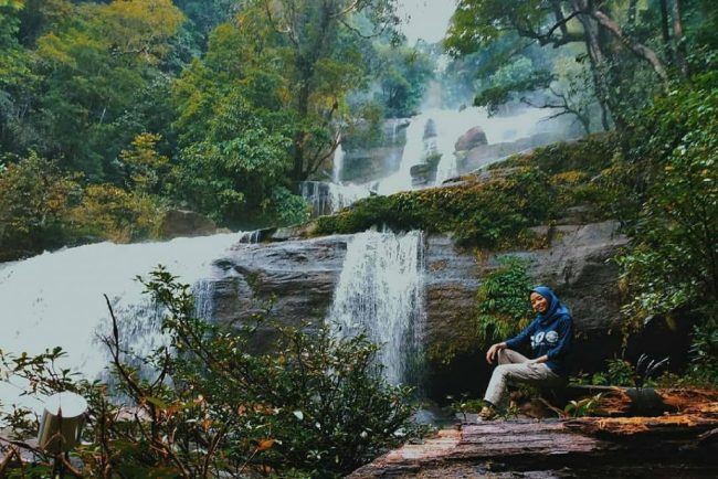 Riam Bedawan via IG @sellyoctavianti, 1. Air Terjun Rombo Katio, 2. Air Terjun Melanggar, 3. Goa Tangandu, 4. Air Terjun Riam Dait, 5. Air Terjun Terinting, 6. Air Terjun Selanei, 7. Air Terjun Engkanan, 8. Air Terjun Riam Bedawan, 9. Air Terjun Riam Solakng, 10. Air Terjun Angkabang, 11. Makam Raja Landak, 12. Air Terjun Sahai Sebelas, 13. Bukit Terinting, 14. Air Terjun Tikalong, 15. Bukit Batu Pakumbang, 16. Riam Angan Tembawang, 17. Air Terjun Banangar, 18. Makam Juang Mandor, 19. Keraton Ismahayana, 20. Masjid Djami, 21. Air Terjun Rombo Pangaak, 22. Air Terjun Riam Jambu, 23. Goa Sanyan, 24. Rumah Betang Saham, 25. Wisata Gunung Seha, 26. Bukit Laur, 27. Bukit Batu Pakumbang, 28. Wisata Air Terjun Setagung, 29. Rombo Terintik, 30. Rombo Semabak, 31. Riam Bedawan, 32. Air Terjun Ringin, 33. Air Terjun Ampar Jawa