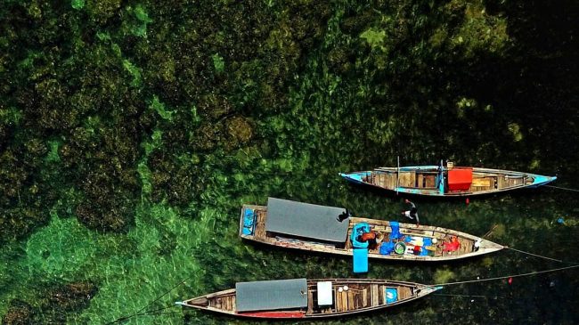Teluk Rusa via IG @explore_pulau_nias, 1. Pantai Toyolaya, 2. Pulau Wunga Laguna, 3. Pantai Tureloto, 4. Pantai Gawu Soyo, 5. Pulau Asu, 6. Pantai Sorake, 7. Desa Adat Bawomataluo, 8. Desa Wisata Orahili, 9. Museum Pusaka Suku Nias, 10. Air Terjun Humogo, 11. Kepulauan Hinako, 12. Pantai Karang Falaete, 13. Air Terjun Mondrowe, 14. Pantai Sifahandro, 15. Pulau Tello, 16. Pulau Sibele, 17. Taman Doa Bunda Maria, 18. Teluk Bengkuang, 19. Pantai Asi Walo, 20. Pasir Putih Pulau Impian, 21. Masjid Agung Ar-Rahman, 22. Teluk Rusa, 23. Pantai Hilisataro Toma, 24. Jembatan O,ou, 25. Pantai Siabang
