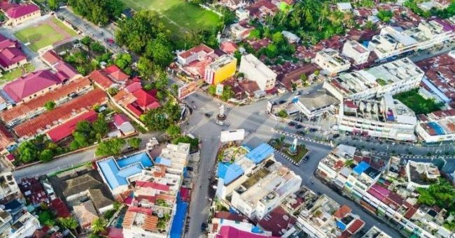 Tugu Simpang Enam, 1. Tugu Juang 45 Lobusona, 2. Air Terjun Linggahara, 3. Bukit Hijau Permai, 4. Waterboom Aek Janji, 5. Pulau Sikantan, 6. Sapadia Bombara Waterpark, 7. Air Terjun Sirao – Rao, 8. Bumi Perkemahan Alam Bandar, 9. Pantai Kahona, 10. Luppatan Tali – Tali, 11. Air Terjun Lama Rantau Prapat, 12. Tugu Simpang Empat, 13. Wisata Alam Aek Buru, 14. Puncak Hoza, 15. Tugu Simpang Enam