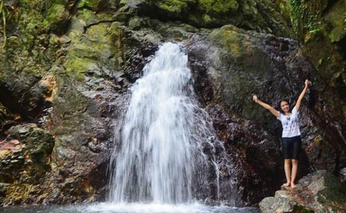 Wisata Air Terjun Sibohe via IG @multisiahaan, 1. Pantai Kijing, 2. Tugu Khatulistiwa, 3. Museum Negeri Sejarah Budaya Khas, 4. Keraton Kadriah, 5. Rumah Bentang Radakng, 6. Masjid Jami’ Pontianak, 7. Kampung Wisata Kuantan, 8. Pantai Pasir Panjang, 9. Aloe Vera Center, 10. Paradise-Q Waterpark, 11. Taman Bukit Bougenville, 12. Makam Kesultanan Batulayang, 13. Taman Nasional Gunung Palung, 14. Lemukutan Island, 15. Pelabuhan Seng Hie, 16. Bukit Penjamur Bengkayang, 17. Hutan Kota Untan, 18. Taman Alun – Alun Kapuas, 19. Air Terjun Riam Merasap, 20. Kampung Beting, 21. Danau Biru Singkawang, 22. Pulau Randayan, 23. Pulau Temajuk, 24. Jembatan Kapuas, 25. Pantai Kura – Kura, 26. Pantai Batu Burung, 27. Pantai Sedau, 28. Sinka Island Park, 29. Danau Tadow Indah, 30. Air Terjun Eria, 31. Wisata Air Terjun Sibohe, 32. Cagar Alam Raya Pasi, 33. Bukit Rindu Alam, 34. Taman Gayung Bersambut, 35. Taman Cinta Pajintan, 36. Taman Batu Belimbing, 37. Tugu Digulis atau Tugu Bambu Runcing Pontianak, 38. Vihara Bodhisatva Karaniya Metta, 39. Kapuas River Cruise, 40. Masjid Raya Mujahidin, 41. Waterboom Gunung Poteng