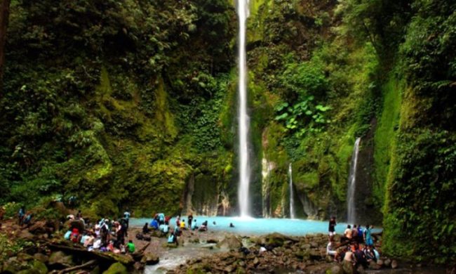 Air Terjun Dua Warna via Bisniswisata, 1. Air Terjun Tanjung Raja, 2. Danau Linting, 3. Gua dan Air Panas Penen, 4. Air Terjun Terunggang, 5. Armaya Wisata Alam, 6. Pantai Salju, 7. Taman The Le Hu Garden, 8. Dusun Kreatif Deli Serdang, 9. Siba Island, 10. Waterpark Bima Utomo Internasional, 11. Wisata Green Hill City Sibolangit, 12. Air Terjun Sampuren Putih, 13. Air Terjun Pelangi Indah, 14. Taman Buah Lubuk Pakam, 15. Air Terjun dan Lembah Loknya, 16. Air Terjun Betala, 17. Air Terjun Dua Warna, 18. Kolam Dewi, 19. Posko Air Terjun Satu Hati, 20. Vihara Vimalakirti, 21. Bumi Perkemahan Pramuka Sibolangit, 22. Tugu Pramuka, 23. Hillpark Sibolangit, 24. Pemandian Alam Karomah, 25. Pemandian Alam Mitra, 26. Training Center Sayum Sabah, 27. Pemandian Alam Tirta Sayum Sabah, 28. T Garden, 29. Hairos Waterpark, 30. Kampung Ladang Outbound, 31. Kota Wisata Jaharun Center, 32. Pemandian Alam Sini Suka Sibiru – biru, 33. Air Terjun Sampuren Putih, 34. Negeri Suah, 35. Kemegahan Bandara Kuala Namu, 36. Martabe Sejahtera Golf Club, 37. Pemandian Alam Lau Sigembur, 38. Taman Rekreasi Dewi Sibolangit, 39. Taman Pramuka, 40. Pantai Muara Indah, 41. Maha Vihara Maitreya, 42. Menikmati Kuliner Bagan Percut