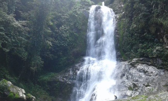 Air Terjun Enoo - tempat wisata di nias utara, 1. Pantai Nela, 2. Pantai Pasir Berbisik, 3. Pantai Toyolawa, 4. Pantai Indah Fofola, 5. Pantai Gawu Soyo, 6. Pantai Turelolo, 7. Pulau Panjang, 8. Pulau Wunga Laguna, 9. Air Terjun Enoo, 10. Air Terjun Tuna, 11. Teluk Siabang, 12. Puncak Hili Maziaya , 13. Danau Megoto , 14. Kuburan Keramat Pulau Maose, 15. Kara Sangadulo , 16. Pantai Teluk Bengkuang