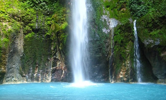 Air Terjun Lae Singgabit - tempat wisata di Pakpak Bharat, 1. Air Terjun Sipitu Lae Petulan, 2. Air Terjun Lae Une, 3. Air Terjun Simbilulu, 4. Air Terjun Lae Singgabit, 5. Air Terjun Mamabu, 6. Air Terjun Tonduhan, 7. Kebun Teh Sidamanik, 8. Sumur Eluh Berru Tinambunen, 9. Batu Tettal, 10. Mejan Penanggaleng, 11. Sibande, 12. Puncak Sindeka, 13. Sicike – cike, 14. Delleng Simpon, 15. Rafting Lae Kombih, 16. Kolam Renang Impana, 17. Tugu Pemekaran