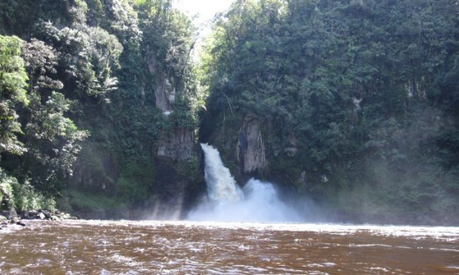 Air Terjun Lae Une via Sopopanisioan.blogspotcom - tempat wisata di Pakpak Bharat, 1. Air Terjun Sipitu Lae Petulan, 2. Air Terjun Lae Une, 3. Air Terjun Simbilulu, 4. Air Terjun Lae Singgabit, 5. Air Terjun Mamabu, 6. Air Terjun Tonduhan, 7. Kebun Teh Sidamanik, 8. Sumur Eluh Berru Tinambunen, 9. Batu Tettal, 10. Mejan Penanggaleng, 11. Sibande, 12. Puncak Sindeka, 13. Sicike – cike, 14. Delleng Simpon, 15. Rafting Lae Kombih, 16. Kolam Renang Impana, 17. Tugu Pemekaran