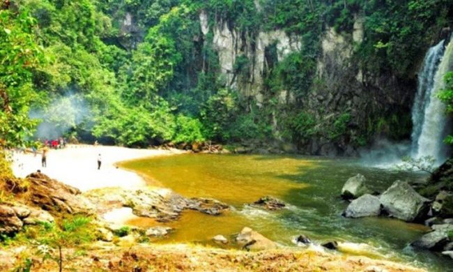 Air Terjun Pollung, 1. Air Terjun Pollung, 2. Air Terjun Simolap, 3. Tugu Salak Pakkat, 4. Air Terjun Simamora, 5. Air Terjun Janji, 6. Wisata Geosite Sipinsur, 7. Istana Sisingamangaraja, 8. Tombak Sulusulu, 9. Pemandian Aek Sitio – tio, 10. Aek Sipangolu Bakkara, 11. Air Terjun Sibokkik, 12. Air Terjun Sipulak, 13. Air Terjun Huta Ambasang, 14. Batu Hundul – Hundulan, 15. Hariara Tungkot, 16. Aek Sipangolu Bakkara, 17. Pulau Simamora, 18. Bukit Bakara, 19. Danau Tao Silosung, 20. Restoran Apung Desa Tipang
