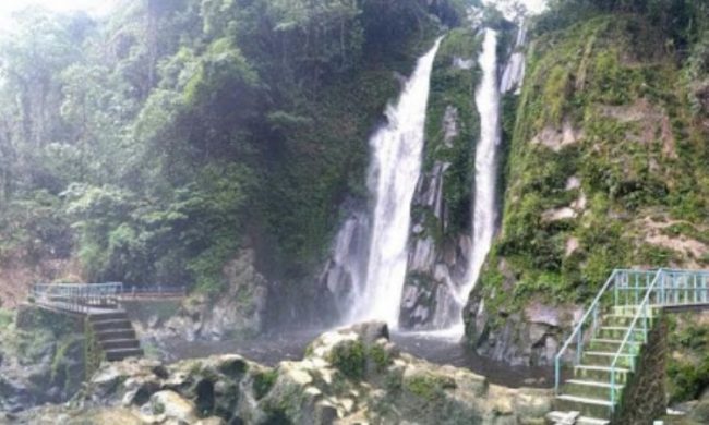 Air Terjun Simbilulu - tempat wisata di Pakpak Bharat, 1. Air Terjun Sipitu Lae Petulan, 2. Air Terjun Lae Une, 3. Air Terjun Simbilulu, 4. Air Terjun Lae Singgabit, 5. Air Terjun Mamabu, 6. Air Terjun Tonduhan, 7. Kebun Teh Sidamanik, 8. Sumur Eluh Berru Tinambunen, 9. Batu Tettal, 10. Mejan Penanggaleng, 11. Sibande, 12. Puncak Sindeka, 13. Sicike – cike, 14. Delleng Simpon, 15. Rafting Lae Kombih, 16. Kolam Renang Impana, 17. Tugu Pemekaran