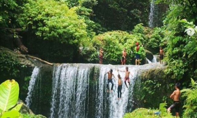Air Terjun Tuna via IG @mtma_sumut - tempat wisata di nias utara, 1. Pantai Nela, 2. Pantai Pasir Berbisik, 3. Pantai Toyolawa, 4. Pantai Indah Fofola, 5. Pantai Gawu Soyo, 6. Pantai Turelolo, 7. Pulau Panjang, 8. Pulau Wunga Laguna, 9. Air Terjun Enoo, 10. Air Terjun Tuna, 11. Teluk Siabang, 12. Puncak Hili Maziaya , 13. Danau Megoto , 14. Kuburan Keramat Pulau Maose, 15. Kara Sangadulo , 16. Pantai Teluk Bengkuang