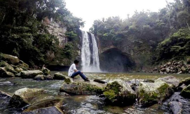 Air Terjun Tonduhan - tempat wisata di Pakpak Bharat, 1. Air Terjun Sipitu Lae Petulan, 2. Air Terjun Lae Une, 3. Air Terjun Simbilulu, 4. Air Terjun Lae Singgabit, 5. Air Terjun Mamabu, 6. Air Terjun Tonduhan, 7. Kebun Teh Sidamanik, 8. Sumur Eluh Berru Tinambunen, 9. Batu Tettal, 10. Mejan Penanggaleng, 11. Sibande, 12. Puncak Sindeka, 13. Sicike – cike, 14. Delleng Simpon, 15. Rafting Lae Kombih, 16. Kolam Renang Impana, 17. Tugu Pemekaran