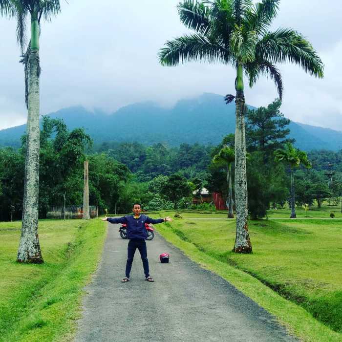 Bumi Perkemahan Pramuka Sibolangit via IG @hereenangin_heri, 1. Air Terjun Tanjung Raja, 2. Danau Linting, 3. Gua dan Air Panas Penen, 4. Air Terjun Terunggang, 5. Armaya Wisata Alam, 6. Pantai Salju, 7. Taman The Le Hu Garden, 8. Dusun Kreatif Deli Serdang, 9. Siba Island, 10. Waterpark Bima Utomo Internasional, 11. Wisata Green Hill City Sibolangit, 12. Air Terjun Sampuren Putih, 13. Air Terjun Pelangi Indah, 14. Taman Buah Lubuk Pakam, 15. Air Terjun dan Lembah Loknya, 16. Air Terjun Betala, 17. Air Terjun Dua Warna, 18. Kolam Dewi, 19. Posko Air Terjun Satu Hati, 20. Vihara Vimalakirti, 21. Bumi Perkemahan Pramuka Sibolangit, 22. Tugu Pramuka, 23. Hillpark Sibolangit, 24. Pemandian Alam Karomah, 25. Pemandian Alam Mitra, 26. Training Center Sayum Sabah, 27. Pemandian Alam Tirta Sayum Sabah, 28. T Garden, 29. Hairos Waterpark, 30. Kampung Ladang Outbound, 31. Kota Wisata Jaharun Center, 32. Pemandian Alam Sini Suka Sibiru – biru, 33. Air Terjun Sampuren Putih, 34. Negeri Suah, 35. Kemegahan Bandara Kuala Namu, 36. Martabe Sejahtera Golf Club, 37. Pemandian Alam Lau Sigembur, 38. Taman Rekreasi Dewi Sibolangit, 39. Taman Pramuka, 40. Pantai Muara Indah, 41. Maha Vihara Maitreya, 42. Menikmati Kuliner Bagan Percut