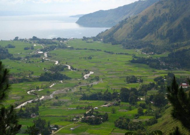 Bukit Bakkara - tempat wisata di Humbang Hasundutan, 1. Air Terjun Pollung, 2. Air Terjun Simolap, 3. Tugu Salak Pakkat, 4. Air Terjun Simamora, 5. Air Terjun Janji, 6. Wisata Geosite Sipinsur, 7. Istana Sisingamangaraja, 8. Tombak Sulusulu, 9. Pemandian Aek Sitio – tio, 10. Aek Sipangolu Bakkara, 11. Air Terjun Sibokkik, 12. Air Terjun Sipulak, 13. Air Terjun Huta Ambasang, 14. Batu Hundul – Hundulan, 15. Hariara Tungkot, 16. Aek Sipangolu Bakkara, 17. Pulau Simamora, 18. Bukit Bakara, 19. Danau Tao Silosung, 20. Restoran Apung Desa Tipang