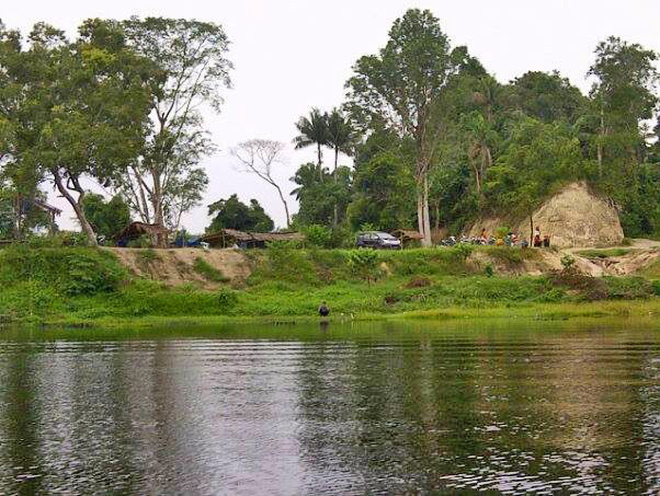 Danau Laut Tador, 1. Danau Laut Tador, 2. Danau Citra Panupalas, 3. Benteng Jepang, 4. Danau Palas Asri, 5. Dogi Park Waterboom Indrapura, 6. Istana Indrapura, 7. Istana Niat Lima Laras, 8. Kubah Datuk Batu Bara, 9. Meriam Nenas Siam, 10. Meriam Simpang Dolok, 11. Pantai Bogak, 12. Pantai Bunga, 13. Pantai Jono, 14. Pulau Pandang, 15. Pantai Wisata Alam Datuk Batu Bara, 16. Pulau Salah Nama, 17. Pantai Sejarah Perupuk, 18. Pemandian Air Panas Sumber Padi, 19. Singapore Land Park Batu Bara, 20. Sumur Bor Simpang Dolok, 21. Masjid Jamik Indra Pura, 22. Kompleks Mesjid Padang Genting, 23. Meriam Datuk Simuangsa 2, 24. Kampung Songket, 25. Pantai Galuh Indah