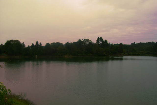 Danau Tao Silosung - tempat wisata di Humbang Hasundutan, 1. Air Terjun Pollung, 2. Air Terjun Simolap, 3. Tugu Salak Pakkat, 4. Air Terjun Simamora, 5. Air Terjun Janji, 6. Wisata Geosite Sipinsur, 7. Istana Sisingamangaraja, 8. Tombak Sulusulu, 9. Pemandian Aek Sitio – tio, 10. Aek Sipangolu Bakkara, 11. Air Terjun Sibokkik, 12. Air Terjun Sipulak, 13. Air Terjun Huta Ambasang, 14. Batu Hundul – Hundulan, 15. Hariara Tungkot, 16. Aek Sipangolu Bakkara, 17. Pulau Simamora, 18. Bukit Bakara, 19. Danau Tao Silosung, 20. Restoran Apung Desa Tipang