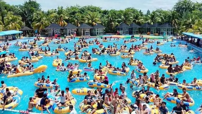 Hairos Waterpark, 1. Air Terjun Tanjung Raja, 2. Danau Linting, 3. Gua dan Air Panas Penen, 4. Air Terjun Terunggang, 5. Armaya Wisata Alam, 6. Pantai Salju, 7. Taman The Le Hu Garden, 8. Dusun Kreatif Deli Serdang, 9. Siba Island, 10. Waterpark Bima Utomo Internasional, 11. Wisata Green Hill City Sibolangit, 12. Air Terjun Sampuren Putih, 13. Air Terjun Pelangi Indah, 14. Taman Buah Lubuk Pakam, 15. Air Terjun dan Lembah Loknya, 16. Air Terjun Betala, 17. Air Terjun Dua Warna, 18. Kolam Dewi, 19. Posko Air Terjun Satu Hati, 20. Vihara Vimalakirti, 21. Bumi Perkemahan Pramuka Sibolangit, 22. Tugu Pramuka, 23. Hillpark Sibolangit, 24. Pemandian Alam Karomah, 25. Pemandian Alam Mitra, 26. Training Center Sayum Sabah, 27. Pemandian Alam Tirta Sayum Sabah, 28. T Garden, 29. Hairos Waterpark, 30. Kampung Ladang Outbound, 31. Kota Wisata Jaharun Center, 32. Pemandian Alam Sini Suka Sibiru – biru, 33. Air Terjun Sampuren Putih, 34. Negeri Suah, 35. Kemegahan Bandara Kuala Namu, 36. Martabe Sejahtera Golf Club, 37. Pemandian Alam Lau Sigembur, 38. Taman Rekreasi Dewi Sibolangit, 39. Taman Pramuka, 40. Pantai Muara Indah, 41. Maha Vihara Maitreya, 42. Menikmati Kuliner Bagan Percut
