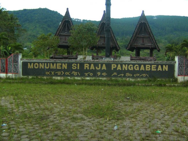 Monumen Si Raja Panggabean - tempat wisata di tapanuli utara, 1. Salib Kasih, 2. Pemandian Air Soda Parbubu, 3. Kawah Sipoholon, 4. Situs Hindu Hopong, 5. Muara Nauli, 6. Tugu Toga Aritonang, 7. Huta Ginjang, 8. Bukit Doa, 9. Pulau Sibandang, 10. Pemandian Air Panas Tamaro, 11. Istana Sisingamangaraja XII, 12. Pemandian Air Panas Sipoholon, 13. Monumen Si Raja Panggabean, 14. Sopo Partungkoan, 15. Gereja HKBP Dame Saitnihuta, 16. Pondok Wisata Rumah Kapal, 17. Air Terjun Sampuran, 18. Pemandian Air Panas Hutabarat
