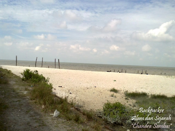 Pantai Bogak via Backpackersejarah, 1. Danau Laut Tador, 2. Danau Citra Panupalas, 3. Benteng Jepang, 4. Danau Palas Asri, 5. Dogi Park Waterboom Indrapura, 6. Istana Indrapura, 7. Istana Niat Lima Laras, 8. Kubah Datuk Batu Bara, 9. Meriam Nenas Siam, 10. Meriam Simpang Dolok, 11. Pantai Bogak, 12. Pantai Bunga, 13. Pantai Jono, 14. Pulau Pandang, 15. Pantai Wisata Alam Datuk Batu Bara, 16. Pulau Salah Nama, 17. Pantai Sejarah Perupuk, 18. Pemandian Air Panas Sumber Padi, 19. Singapore Land Park Batu Bara, 20. Sumur Bor Simpang Dolok, 21. Masjid Jamik Indra Pura, 22. Kompleks Mesjid Padang Genting, 23. Meriam Datuk Simuangsa 2, 24. Kampung Songket, 25. Pantai Galuh Indah