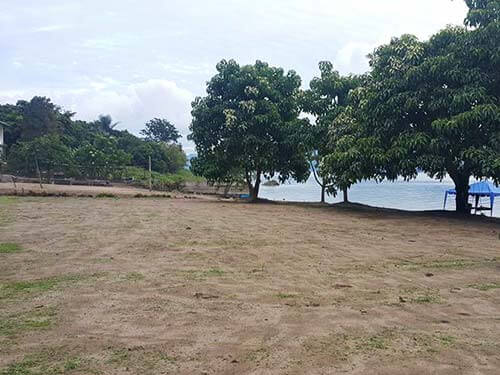 Pantai Lumban Parmonangan, 1. Pusuk Buhit, 2. Desa Wisata Tomok, 3. Kota Pangururan, 4. Panatapan Parhallow View Point, 5. Tano Ponggol, 6. Pemandian Air Panas Rianiate, 7. Batu Guru, 8. Pantai Sigurgur Resort, 9. Pondok Wisata Lagundri, 10. Pantai Bebas Sukkean, 11. Bukit Beta, 12. Batu Kursi Raja Siallagan, 13. Danau Sidihoni, 14. Pulau Tao, 15. Taman Doa Getsemani, 16. Dermaga Jetty Samosir, 17. Pantai Lumban Parmonangan, 18. Bukit Holbung, 19. Desa Lumban Suhi – suhi, 20. Museum Huta Bolon Simanindo, 21. Puncak Sidiangkat, 22. Air Terjun Situmurun, 23. Bukit Simarjarunjung, 24. Museum Batak, 25. Aek Rangat Pangururan, 26. Lembah Bakkara, 27. Menara Pandang Tele, 28. Museum T.B. Silalahi Center, 29. Bukit Tarabunga, 30. Pantai Meat, 31. Pasar Balige, 32. Jembatan Gantung Tornagodang, 33. Puncak Pakodian, 34. Air Terjun Sialogo, 35. Goa Aek Buangan