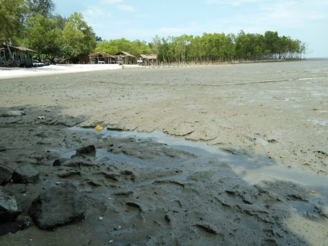 Pantai Sejarah Perupuk via Orbitdigitaldaily - Tempat Wisata Di Batu Bara, 1. Danau Laut Tador, 2. Danau Citra Panupalas, 3. Benteng Jepang, 4. Danau Palas Asri, 5. Dogi Park Waterboom Indrapura, 6. Istana Indrapura, 7. Istana Niat Lima Laras, 8. Kubah Datuk Batu Bara, 9. Meriam Nenas Siam, 10. Meriam Simpang Dolok, 11. Pantai Bogak, 12. Pantai Bunga, 13. Pantai Jono, 14. Pulau Pandang, 15. Pantai Wisata Alam Datuk Batu Bara, 16. Pulau Salah Nama, 17. Pantai Sejarah Perupuk, 18. Pemandian Air Panas Sumber Padi, 19. Singapore Land Park Batu Bara, 20. Sumur Bor Simpang Dolok, 21. Masjid Jamik Indra Pura, 22. Kompleks Mesjid Padang Genting, 23. Meriam Datuk Simuangsa 2, 24. Kampung Songket, 25. Pantai Galuh Indah