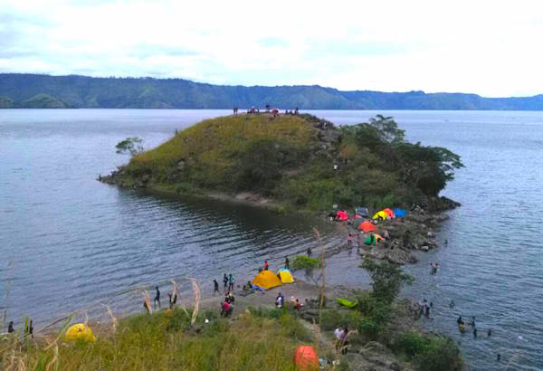Pantai Silalahi via Dairikeren.blogspotcom, 1. Danau Sicike Cikex, 2. Rumah Adat Pakpak, 3. Pemandian Lau Timah, 4. Tao Silalahi, 5. Bukit Siadtaratas, 6. Tigalingga , 7. Puncak Sidiangkat, 8. Taman Wisata Iman Sitinjo, 9. Parhonasan Daihonas Lae Parira, 10. Sungai Lau Renun, 11. Aek Sipaulak Hosa Loja, 12. Air Terjun Lae Pendaroh, 13. Pantai Lala, 14. Tugu Silahi Sabungan, 15. Pantai Silalahi, 16. Letter Z, 17. Gedung Nasional Djauli Manik, 18. Air Terjun Lau Baski, 19. Kolam Renang Cinandung Mbulan