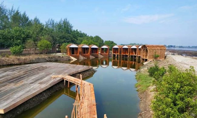 Pantai Wisata Alam Datuk Batu Bara via Pariwisatasumut, 1. Danau Laut Tador, 2. Danau Citra Panupalas, 3. Benteng Jepang, 4. Danau Palas Asri, 5. Dogi Park Waterboom Indrapura, 6. Istana Indrapura, 7. Istana Niat Lima Laras, 8. Kubah Datuk Batu Bara, 9. Meriam Nenas Siam, 10. Meriam Simpang Dolok, 11. Pantai Bogak, 12. Pantai Bunga, 13. Pantai Jono, 14. Pulau Pandang, 15. Pantai Wisata Alam Datuk Batu Bara, 16. Pulau Salah Nama, 17. Pantai Sejarah Perupuk, 18. Pemandian Air Panas Sumber Padi, 19. Singapore Land Park Batu Bara, 20. Sumur Bor Simpang Dolok, 21. Masjid Jamik Indra Pura, 22. Kompleks Mesjid Padang Genting, 23. Meriam Datuk Simuangsa 2, 24. Kampung Songket, 25. Pantai Galuh Indah