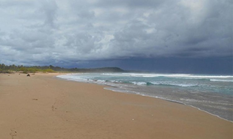 Pantai Toyolawa via Detik, 1. Pantai Nela, 2. Pantai Pasir Berbisik, 3. Pantai Toyolawa, 4. Pantai Indah Fofola, 5. Pantai Gawu Soyo, 6. Pantai Turelolo, 7. Pulau Panjang, 8. Pulau Wunga Laguna, 9. Air Terjun Enoo, 10. Air Terjun Tuna, 11. Teluk Siabang, 12. Puncak Hili Maziaya , 13. Danau Megoto , 14. Kuburan Keramat Pulau Maose, 15. Kara Sangadulo , 16. Pantai Teluk Bengkuang