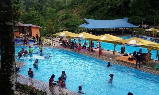 Pemandian Lau Kulap via FB Laukulap, 1. Air Terjun Siluman, 2. Kolam Abadi Langkat, 3. Namu Sira – sira, 4. Pemandian Alam Pantai Florida Langkat, 5. Air Terjun 24 Tingkat, 6. Sungai Bingei, 7. Tangkahan CRU, 8. Air Terjun Pantai Salak, 9. Air Terjun Glugur, 10. Bukit Lawang Ecotourusm & Ecoproject, 11. Air Terjun Saringgana, 12. Sungai Landak Bahorok, 13. Air Panas Simolap, 14. Pemandian Lau Kulap, 15. Rumah Pohon Habitat, 16. The Yo’s Hill, 17. Air Terjun Tongkat, 18. Air Terjun Teroh – Teroh, 19. Wisata Pulau Sembilan, 20. Air Terjun Lau Berte, 21. Penatapan Pamah Simelir, 22. Wisata Mangrove Lubuk Kertang, 23. One Heart Hill, 24. Bat Cave Bukit Lawang, 25. Kuil Shri Raja Rajeshwari Amman Kovil, 26. Gua Batu Payung, 27. Gua Gong, 28. Air Terjun Jodoh Semelir, 29. Kawasan Wisata Batu Katak, 30. Arung Jeram Sungai Binjai, 31. Air Terjun Lau Bengaru, 32. Puncak Akui, 33. Kolam Wak Jowo, 34. Selang Pangeran, 35. Goa Pintu Air Langkat, 36. Pantai Pasir Hitam Kwala Gebang, 37. Masjid Azizi Tanjung Pura, 38. Kampung Bali, 39. Pantai 46 Langkat, 40. Bekancan River Langkat, 41. Taman Remaja, 42. Masjid Raya Binjai, 43. Masjid Agung Binjai, 44. Tugu Perjuangan 45, 45. Taman Merdeka, 46. Taman Selfie, 47. Taman Balita, 48. Taman Edukasi