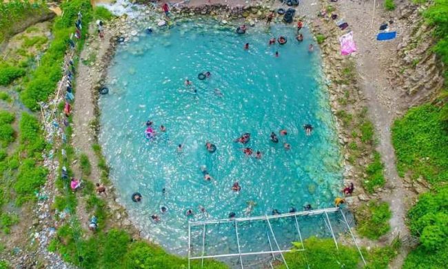 Pemandian Lau Timah, 1. Danau Sicike Cikex, 2. Rumah Adat Pakpak, 3. Pemandian Lau Timah, 4. Tao Silalahi, 5. Bukit Siadtaratas, 6. Tigalingga , 7. Puncak Sidiangkat, 8. Taman Wisata Iman Sitinjo, 9. Parhonasan Daihonas Lae Parira, 10. Sungai Lau Renun, 11. Aek Sipaulak Hosa Loja, 12. Air Terjun Lae Pendaroh, 13. Pantai Lala, 14. Tugu Silahi Sabungan, 15. Pantai Silalahi, 16. Letter Z, 17. Gedung Nasional Djauli Manik, 18. Air Terjun Lau Baski, 19. Kolam Renang Cinandung Mbulan