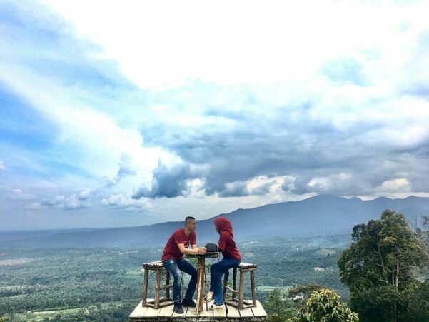 Puncak Akui via IG @dwiyananurulauliya, 1. Air Terjun Siluman, 2. Kolam Abadi Langkat, 3. Namu Sira – sira, 4. Pemandian Alam Pantai Florida Langkat, 5. Air Terjun 24 Tingkat, 6. Sungai Bingei, 7. Tangkahan CRU, 8. Air Terjun Pantai Salak, 9. Air Terjun Glugur, 10. Bukit Lawang Ecotourusm & Ecoproject, 11. Air Terjun Saringgana, 12. Sungai Landak Bahorok, 13. Air Panas Simolap, 14. Pemandian Lau Kulap, 15. Rumah Pohon Habitat, 16. The Yo’s Hill, 17. Air Terjun Tongkat, 18. Air Terjun Teroh – Teroh, 19. Wisata Pulau Sembilan, 20. Air Terjun Lau Berte, 21. Penatapan Pamah Simelir, 22. Wisata Mangrove Lubuk Kertang, 23. One Heart Hill, 24. Bat Cave Bukit Lawang, 25. Kuil Shri Raja Rajeshwari Amman Kovil, 26. Gua Batu Payung, 27. Gua Gong, 28. Air Terjun Jodoh Semelir, 29. Kawasan Wisata Batu Katak, 30. Arung Jeram Sungai Binjai, 31. Air Terjun Lau Bengaru, 32. Puncak Akui, 33. Kolam Wak Jowo, 34. Selang Pangeran, 35. Goa Pintu Air Langkat, 36. Pantai Pasir Hitam Kwala Gebang, 37. Masjid Azizi Tanjung Pura, 38. Kampung Bali, 39. Pantai 46 Langkat, 40. Bekancan River Langkat, 41. Taman Remaja, 42. Masjid Raya Binjai, 43. Masjid Agung Binjai, 44. Tugu Perjuangan 45, 45. Taman Merdeka, 46. Taman Selfie, 47. Taman Balita, 48. Taman Edukasi