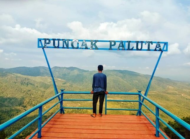 Puncak Paluta, 1. Barumun Nagari Wildlife Sanctuary, 2. Danau Tasik, 3. Tor Sipupur, 4. Batu Kapur Paranginan, 5. Gua Tuktuk, 6. Waterboom Gunung Tua, 7. Gua Liak Kabor, 8. Sampuran Simarloting, 9. Air Terjun Siranap, 10. Candi Pulo, 11. Kebun Binatang Gunung Tua, 12. Candi Naga Seribu, 13. Danau Tao, 14. Danau Tasik, 15. Desa Bangun Purba, 16. Bendungan Janji Manahan Sil, 17. Masjid Raya Gunung Tua, 18. Danau Sagayung, 19. Puncak Paluta, 21. Sampuran (Air Terjun) Silombuk, 22. Air Terjun Parigi