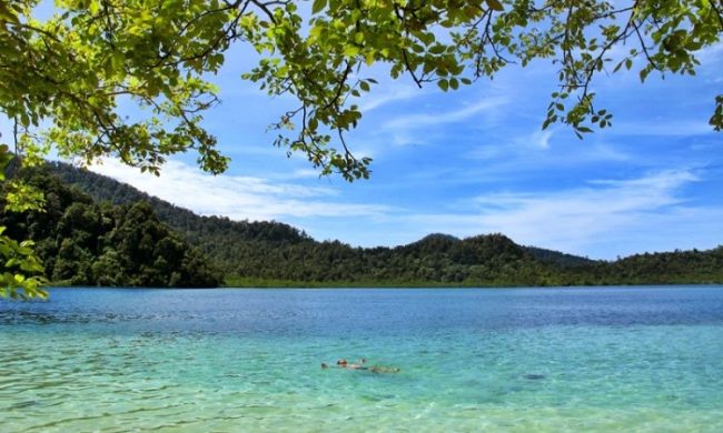 Pulau Putri via Satyawinnie - Tempat Wisata Di Tapanuli Tengah, 1. Pulau Kalimantung, 2. Wisata Sejarah Titik Nol Islam Nusantara, 3. Pulau Mursala, 4. Pulau Putri, 5. Pulau Pandan, 6. Pantai Kade Tigo Barus, 7. Pulau Poncan, 8. Aek Sijorni, 9. Pantai Sindeas, 10. Pulau Karang, 11. Makam Mahligai dan Makam Papan Tinggi Barus, 12. Pantai Bosur, 13. Pulau Pasir Putih, 14. Pulau Poncang Gadang, 15. Pantai Batu Gajah, 16. Air Terjun Silaklak, 17. Pantai Binasi, 18. Air Terjun Silima-Lima, 19. Pulau Bakar, 20. Air Terjun Sihobuk, 21. Air Terjun Labuan Nasonang, 22. Air Terjun Gorbus