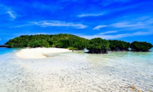 Pulau Salah Nama, 1. Danau Laut Tador, 2. Danau Citra Panupalas, 3. Benteng Jepang, 4. Danau Palas Asri, 5. Dogi Park Waterboom Indrapura, 6. Istana Indrapura, 7. Istana Niat Lima Laras, 8. Kubah Datuk Batu Bara, 9. Meriam Nenas Siam, 10. Meriam Simpang Dolok, 11. Pantai Bogak, 12. Pantai Bunga, 13. Pantai Jono, 14. Pulau Pandang, 15. Pantai Wisata Alam Datuk Batu Bara, 16. Pulau Salah Nama, 17. Pantai Sejarah Perupuk, 18. Pemandian Air Panas Sumber Padi, 19. Singapore Land Park Batu Bara, 20. Sumur Bor Simpang Dolok, 21. Masjid Jamik Indra Pura, 22. Kompleks Mesjid Padang Genting, 23. Meriam Datuk Simuangsa 2, 24. Kampung Songket, 25. Pantai Galuh Indah