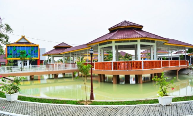 Siba Island via Deliserdangmall, 1. Air Terjun Tanjung Raja, 2. Danau Linting, 3. Gua dan Air Panas Penen, 4. Air Terjun Terunggang, 5. Armaya Wisata Alam, 6. Pantai Salju, 7. Taman The Le Hu Garden, 8. Dusun Kreatif Deli Serdang, 9. Siba Island, 10. Waterpark Bima Utomo Internasional, 11. Wisata Green Hill City Sibolangit, 12. Air Terjun Sampuren Putih, 13. Air Terjun Pelangi Indah, 14. Taman Buah Lubuk Pakam, 15. Air Terjun dan Lembah Loknya, 16. Air Terjun Betala, 17. Air Terjun Dua Warna, 18. Kolam Dewi, 19. Posko Air Terjun Satu Hati, 20. Vihara Vimalakirti, 21. Bumi Perkemahan Pramuka Sibolangit, 22. Tugu Pramuka, 23. Hillpark Sibolangit, 24. Pemandian Alam Karomah, 25. Pemandian Alam Mitra, 26. Training Center Sayum Sabah, 27. Pemandian Alam Tirta Sayum Sabah, 28. T Garden, 29. Hairos Waterpark, 30. Kampung Ladang Outbound, 31. Kota Wisata Jaharun Center, 32. Pemandian Alam Sini Suka Sibiru – biru, 33. Air Terjun Sampuren Putih, 34. Negeri Suah, 35. Kemegahan Bandara Kuala Namu, 36. Martabe Sejahtera Golf Club, 37. Pemandian Alam Lau Sigembur, 38. Taman Rekreasi Dewi Sibolangit, 39. Taman Pramuka, 40. Pantai Muara Indah, 41. Maha Vihara Maitreya, 42. Menikmati Kuliner Bagan Percut