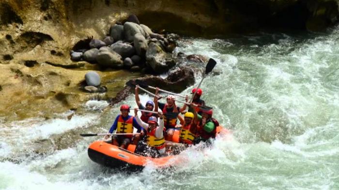 Sungai Bingei via Tribun Medan, 1. Air Terjun Siluman, 2. Kolam Abadi Langkat, 3. Namu Sira – sira, 4. Pemandian Alam Pantai Florida Langkat, 5. Air Terjun 24 Tingkat, 6. Sungai Bingei, 7. Tangkahan CRU, 8. Air Terjun Pantai Salak, 9. Air Terjun Glugur, 10. Bukit Lawang Ecotourusm & Ecoproject, 11. Air Terjun Saringgana, 12. Sungai Landak Bahorok, 13. Air Panas Simolap, 14. Pemandian Lau Kulap, 15. Rumah Pohon Habitat, 16. The Yo’s Hill, 17. Air Terjun Tongkat, 18. Air Terjun Teroh – Teroh, 19. Wisata Pulau Sembilan, 20. Air Terjun Lau Berte, 21. Penatapan Pamah Simelir, 22. Wisata Mangrove Lubuk Kertang, 23. One Heart Hill, 24. Bat Cave Bukit Lawang, 25. Kuil Shri Raja Rajeshwari Amman Kovil, 26. Gua Batu Payung, 27. Gua Gong, 28. Air Terjun Jodoh Semelir, 29. Kawasan Wisata Batu Katak, 30. Arung Jeram Sungai Binjai, 31. Air Terjun Lau Bengaru, 32. Puncak Akui, 33. Kolam Wak Jowo, 34. Selang Pangeran, 35. Goa Pintu Air Langkat, 36. Pantai Pasir Hitam Kwala Gebang, 37. Masjid Azizi Tanjung Pura, 38. Kampung Bali, 39. Pantai 46 Langkat, 40. Bekancan River Langkat, 41. Taman Remaja, 42. Masjid Raya Binjai, 43. Masjid Agung Binjai, 44. Tugu Perjuangan 45, 45. Taman Merdeka, 46. Taman Selfie, 47. Taman Balita, 48. Taman Edukasi