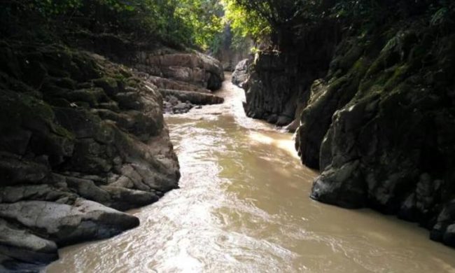 Sungai Lau Renun, 1. Danau Sicike Cikex, 2. Rumah Adat Pakpak, 3. Pemandian Lau Timah, 4. Tao Silalahi, 5. Bukit Siadtaratas, 6. Tigalingga , 7. Puncak Sidiangkat, 8. Taman Wisata Iman Sitinjo, 9. Parhonasan Daihonas Lae Parira, 10. Sungai Lau Renun, 11. Aek Sipaulak Hosa Loja, 12. Air Terjun Lae Pendaroh, 13. Pantai Lala, 14. Tugu Silahi Sabungan, 15. Pantai Silalahi, 16. Letter Z, 17. Gedung Nasional Djauli Manik, 18. Air Terjun Lau Baski, 19. Kolam Renang Cinandung Mbulan