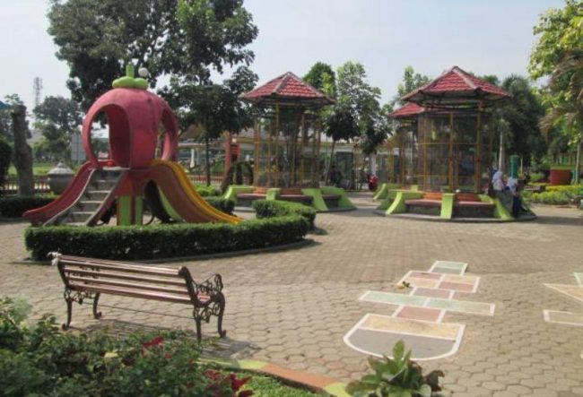 Taman Balita, 1. Air Terjun Siluman, 2. Kolam Abadi Langkat, 3. Namu Sira – sira, 4. Pemandian Alam Pantai Florida Langkat, 5. Air Terjun 24 Tingkat, 6. Sungai Bingei, 7. Tangkahan CRU, 8. Air Terjun Pantai Salak, 9. Air Terjun Glugur, 10. Bukit Lawang Ecotourusm & Ecoproject, 11. Air Terjun Saringgana, 12. Sungai Landak Bahorok, 13. Air Panas Simolap, 14. Pemandian Lau Kulap, 15. Rumah Pohon Habitat, 16. The Yo’s Hill, 17. Air Terjun Tongkat, 18. Air Terjun Teroh – Teroh, 19. Wisata Pulau Sembilan, 20. Air Terjun Lau Berte, 21. Penatapan Pamah Simelir, 22. Wisata Mangrove Lubuk Kertang, 23. One Heart Hill, 24. Bat Cave Bukit Lawang, 25. Kuil Shri Raja Rajeshwari Amman Kovil, 26. Gua Batu Payung, 27. Gua Gong, 28. Air Terjun Jodoh Semelir, 29. Kawasan Wisata Batu Katak, 30. Arung Jeram Sungai Binjai, 31. Air Terjun Lau Bengaru, 32. Puncak Akui, 33. Kolam Wak Jowo, 34. Selang Pangeran, 35. Goa Pintu Air Langkat, 36. Pantai Pasir Hitam Kwala Gebang, 37. Masjid Azizi Tanjung Pura, 38. Kampung Bali, 39. Pantai 46 Langkat, 40. Bekancan River Langkat, 41. Taman Remaja, 42. Masjid Raya Binjai, 43. Masjid Agung Binjai, 44. Tugu Perjuangan 45, 45. Taman Merdeka, 46. Taman Selfie, 47. Taman Balita, 48. Taman Edukasi