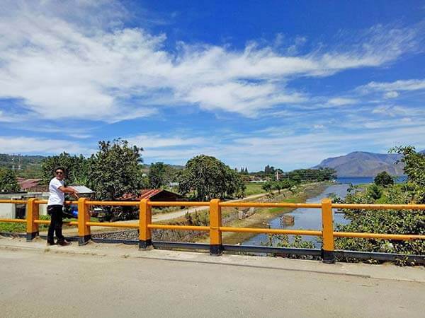 Tano Ponggol via IG @ahmad_naufaldy, 1. Pusuk Buhit, 2. Desa Wisata Tomok, 3. Kota Pangururan, 4. Panatapan Parhallow View Point, 5. Tano Ponggol, 6. Pemandian Air Panas Rianiate, 7. Batu Guru, 8. Pantai Sigurgur Resort, 9. Pondok Wisata Lagundri, 10. Pantai Bebas Sukkean, 11. Bukit Beta, 12. Batu Kursi Raja Siallagan, 13. Danau Sidihoni, 14. Pulau Tao, 15. Taman Doa Getsemani, 16. Dermaga Jetty Samosir, 17. Pantai Lumban Parmonangan, 18. Bukit Holbung, 19. Desa Lumban Suhi – suhi, 20. Museum Huta Bolon Simanindo, 21. Puncak Sidiangkat, 22. Air Terjun Situmurun, 23. Bukit Simarjarunjung, 24. Museum Batak, 25. Aek Rangat Pangururan, 26. Lembah Bakkara, 27. Menara Pandang Tele, 28. Museum T.B. Silalahi Center, 29. Bukit Tarabunga, 30. Pantai Meat, 31. Pasar Balige, 32. Jembatan Gantung Tornagodang, 33. Puncak Pakodian, 34. Air Terjun Sialogo, 35. Goa Aek Buangan