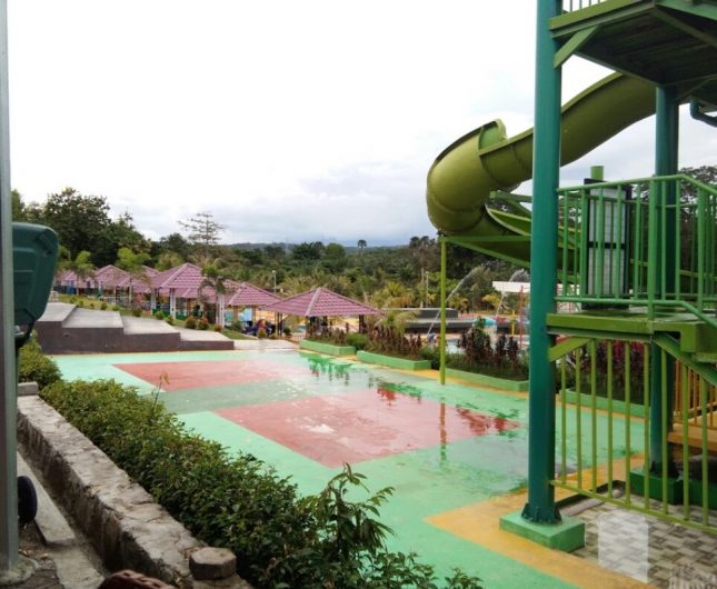 Waterboom Gunung Tua Foto by Riarahmadani Daulay - Tempat Wisata Di Padang Lawas Utara, 1. Barumun Nagari Wildlife Sanctuary, 2. Danau Tasik, 3. Tor Sipupur, 4. Batu Kapur Paranginan, 5. Gua Tuktuk, 6. Waterboom Gunung Tua, 7. Gua Liak Kabor, 8. Sampuran Simarloting, 9. Air Terjun Siranap, 10. Candi Pulo, 11. Kebun Binatang Gunung Tua, 12. Candi Naga Seribu, 13. Danau Tao, 14. Danau Tasik, 15. Desa Bangun Purba, 16. Bendungan Janji Manahan Sil, 17. Masjid Raya Gunung Tua, 18. Danau Sagayung, 19. Puncak Paluta, 21. Sampuran (Air Terjun) Silombuk, 22. Air Terjun Parigi