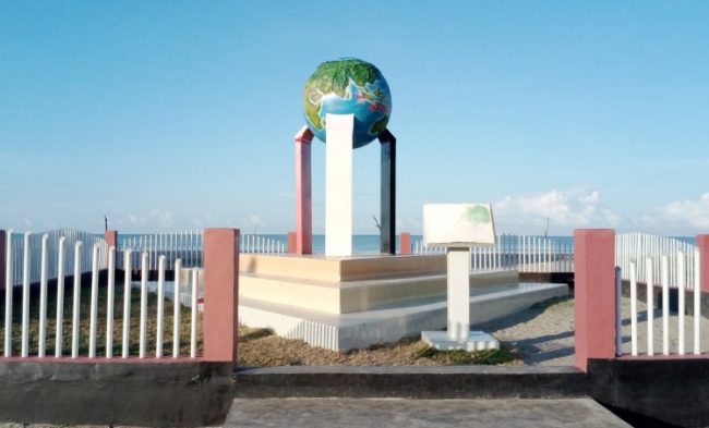 Wisata Sejarah Titik Nol Islam Nusantara via Visitbarus.blogspotcom - Tempat Wisata Di Tapanuli Tengah, 1. Pulau Kalimantung, 2. Wisata Sejarah Titik Nol Islam Nusantara, 3. Pulau Mursala, 4. Pulau Putri, 5. Pulau Pandan, 6. Pantai Kade Tigo Barus, 7. Pulau Poncan, 8. Aek Sijorni, 9. Pantai Sindeas, 10. Pulau Karang, 11. Makam Mahligai dan Makam Papan Tinggi Barus, 12. Pantai Bosur, 13. Pulau Pasir Putih, 14. Pulau Poncang Gadang, 15. Pantai Batu Gajah, 16. Air Terjun Silaklak, 17. Pantai Binasi, 18. Air Terjun Silima-Lima, 19. Pulau Bakar, 20. Air Terjun Sihobuk, 21. Air Terjun Labuan Nasonang, 22. Air Terjun Gorbus