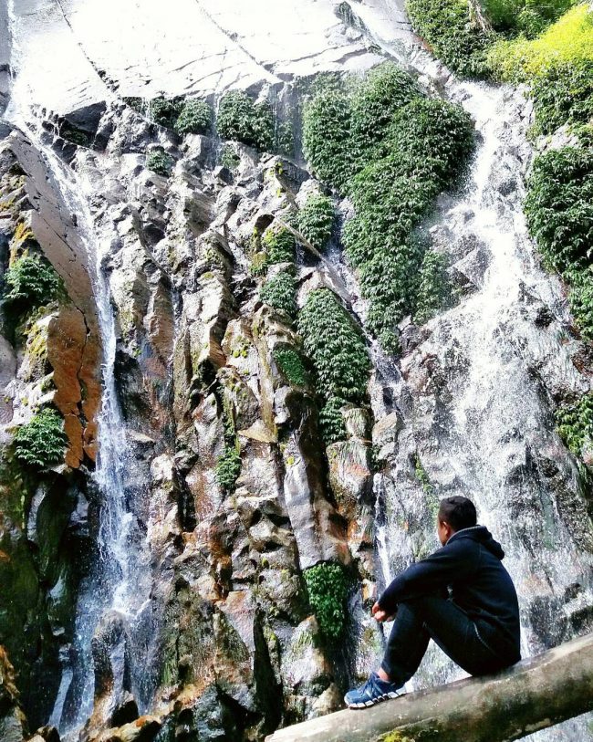 Air Terjun Siboruon via IG @andhikadeady, 1. Bukit Tara Bunga, 2. Pantai Bul – Bul, 3. Air Terjun Simanimbo, 4. Air Terjun Situmurun, 5. Pantai Meat, 6. Jembatan Gantung Tornagodang, 7. Pantai Pakkodian, 8. Puncak Pakkodian, 9. Air Terjun Sialogo, 10. Sungai Saragi, 11. Bukit Paropo, 12. Air Terjun Natumika, 13. Gunung Pangulubao, 14. Bukit Pahoda, 15. Bukit Senyum, 16. Air Terjun Siboruon, 17. Gua Aek Buangan, 18. Pasar Balige, 19. Pasir Putih Parbaba, 20. Air Terjun Sigura – gura, 21. Museum TB Silalahi Center, 22. Monumen Raja Sonakmalela, 23. Pantai Agadon, 24. Taman Eden 100, 25. Bukit Dolok Tolong, 26. Tugu DI Panjaitan