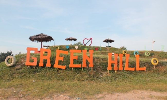 Green Hill via Tebingtinggiku, 1. Waterpark Gundaling Paya Pasir, 2. Taman Kota Tebing Tinggi, 3. Bah Bolon Arung Jeram, 4. Taman Revolusi Mental, 5. Taman Edukasi, 6. Istana Negeri Padang, 7. Tugu Wahana Tata Nugraha, 8. Green Hill, 9. Museum Kota Tebing Tinggi, 10. Bendungan Sei Padang, 11. Ramadhan Fair Kecamatan Rambutan, 12. Kolam Pancing Padang Merbau, 13. Pemandian Lubuk Indah, 14. Masjid Raya Nur Addin, 15. Perpustakaan Kota Tebing Tinggi, 16. Lapangan Sri Mersing, 17. Tugu Peringatan 13 Desember 1945, 18. Bayu Lagoon