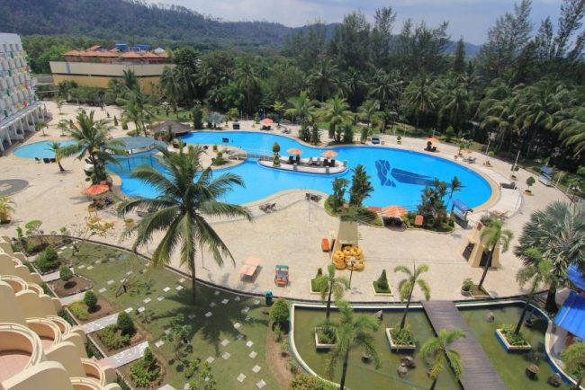 Kolam Renang Harris Resort Batam Waterfront, 1. Waterpark Top 100 Batu Aji, 2. Kolam Renang Palm Spring, 3. Kolam Renang Yonif, 4. Kolam Renang Harris Resort Batam Waterfront, 5. Kolam Renang Turi Beach Resort, 6. Kolam Renang Montigo Resort Batam, 7. Waterpark Ocarina, 8. Waterpark Taman Dutamas, 9. Kolam Renang Sukajadi, 10. Kolam Renang Harmoni One Convention Hotel, 11. Kolam Renang Puri Selebriti, 12. Batam Water Park, 13. Waterboom Dreamland, 14. Kolam Renang Shangri-La Swimming Pool Batam, 15. Kolam Renang Orchid Park Batam, 16. Pool A Central Batam, 17. Costarica Club House, 18. Kolam Renang Harapan Utama Swimming Pool, 19. Kolam Renang G Club Royal Grande, 20. Kolam Renang KDA, 21. Club House Tunas Regency, 22. Kolam Renang Purimas Residence, 23. Kolam Renang Taman Lestari, 24. Kolam Renang Family Park Batam, 25. Beverly Swimming Pool, 26. Kolam Renang Perum Marbella