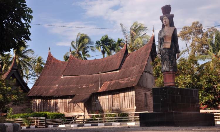 Kampung Adat Sijunjung via Minangsatu, 1. Air Terjun Palukahan, 2. Taman Ngalau Basurek, 3. Pasir Putih Silokek, 4. Air Terjun Batang Taye, 5. Telabang Sakti, 6. Lokomotif Uap, 7. Arung Jeram Sungai Batang Kuantan, 8. Danau Hijau Bukit Bual, 9. Pulau Andam Dewi, 10. Ngalau Talago, 11. Puncak Ngalau Posuak, 12. Sisawah, 13. Geopark Silokek, 14. Pincuran Tujuh, 15. Kolam Renang Calau, 16. Punak Jonjang Kambiang, 17. Simpang Tugu, 18. Kampung Adat Sijunjung
