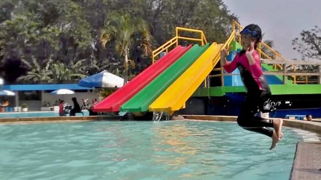 Kolam Renang Modern Tirtamas via Youtube, 1. Citra Raya Waterworld, 2. Kolam Renang Bali View, 3. Ocean Park, 4. Dasana Xenter Waterpark (DX Waterpark), 5. Amsterdam Waterpark, 6. Batavia Splash Water Adventure, 7. Aladin Aquaplay Karawaci, 8. Fun Park Waterboom, 9. Kolam Renang Situ Gintung, 10. Kolam Renang Modern Tirtamas, 11. Marcopolo Waterpark (Marcopolo Water Adventure), 12. Saiji Water Park (Tutup), 13. Newtown Waterpark, 14. Aryana Aquaplay Kolam Renang Waterpark, 15. Duta Garden Sport Center, 16. Swimming Pool BSD City, 17. Kolam Renang Permata Bintaro Club House, 18. Familia Club House, 19. Kolam Renang Taman Rempoa Indah, 20. Tigaraksa Waterboom, 21. Puri Beta Swimming Pool