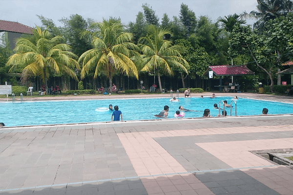 Kolam Renang Shangri-La Swimming Pool Batam, 1. Waterpark Top 100 Batu Aji, 2. Kolam Renang Palm Spring, 3. Kolam Renang Yonif, 4. Kolam Renang Harris Resort Batam Waterfront, 5. Kolam Renang Turi Beach Resort, 6. Kolam Renang Montigo Resort Batam, 7. Waterpark Ocarina, 8. Waterpark Taman Dutamas, 9. Kolam Renang Sukajadi, 10. Kolam Renang Harmoni One Convention Hotel, 11. Kolam Renang Puri Selebriti, 12. Batam Water Park, 13. Waterboom Dreamland, 14. Kolam Renang Shangri-La Swimming Pool Batam, 15. Kolam Renang Orchid Park Batam, 16. Pool A Central Batam, 17. Costarica Club House, 18. Kolam Renang Harapan Utama Swimming Pool, 19. Kolam Renang G Club Royal Grande, 20. Kolam Renang KDA, 21. Club House Tunas Regency, 22. Kolam Renang Purimas Residence, 23. Kolam Renang Taman Lestari, 24. Kolam Renang Family Park Batam, 25. Beverly Swimming Pool, 26. Kolam Renang Perum Marbella