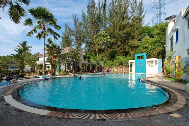 Kolam Renang Purimas Residence, 1. Waterpark Top 100 Batu Aji, 2. Kolam Renang Palm Spring, 3. Kolam Renang Yonif, 4. Kolam Renang Harris Resort Batam Waterfront, 5. Kolam Renang Turi Beach Resort, 6. Kolam Renang Montigo Resort Batam, 7. Waterpark Ocarina, 8. Waterpark Taman Dutamas, 9. Kolam Renang Sukajadi, 10. Kolam Renang Harmoni One Convention Hotel, 11. Kolam Renang Puri Selebriti, 12. Batam Water Park, 13. Waterboom Dreamland, 14. Kolam Renang Shangri-La Swimming Pool Batam, 15. Kolam Renang Orchid Park Batam, 16. Pool A Central Batam, 17. Costarica Club House, 18. Kolam Renang Harapan Utama Swimming Pool, 19. Kolam Renang G Club Royal Grande, 20. Kolam Renang KDA, 21. Club House Tunas Regency, 22. Kolam Renang Purimas Residence, 23. Kolam Renang Taman Lestari, 24. Kolam Renang Family Park Batam, 25. Beverly Swimming Pool, 26. Kolam Renang Perum Marbella