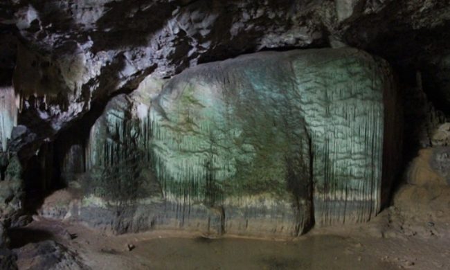 Ngalau Talago via Jelajahsumbar, 1. Air Terjun Palukahan, 2. Taman Ngalau Basurek, 3. Pasir Putih Silokek, 4. Air Terjun Batang Taye, 5. Telabang Sakti, 6. Lokomotif Uap, 7. Arung Jeram Sungai Batang Kuantan, 8. Danau Hijau Bukit Bual, 9. Pulau Andam Dewi, 10. Ngalau Talago, 11. Puncak Ngalau Posuak, 12. Sisawah, 13. Geopark Silokek, 14. Pincuran Tujuh, 15. Kolam Renang Calau, 16. Punak Jonjang Kambiang, 17. Simpang Tugu, 18. Kampung Adat Sijunjung