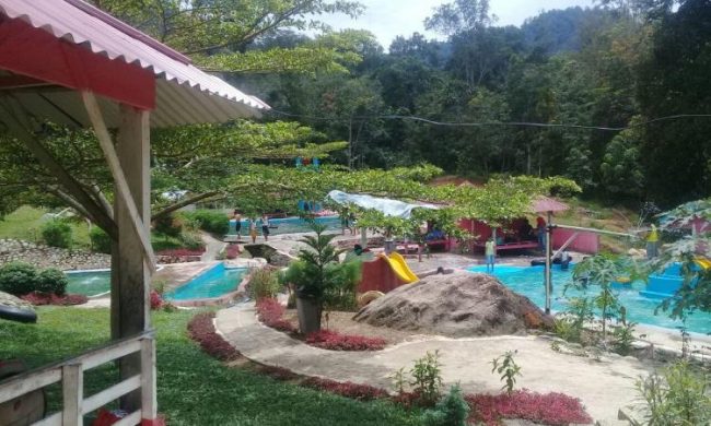 Pincuran Tujuh via Jurnalsumbar, 1. Air Terjun Palukahan, 2. Taman Ngalau Basurek, 3. Pasir Putih Silokek, 4. Air Terjun Batang Taye, 5. Telabang Sakti, 6. Lokomotif Uap, 7. Arung Jeram Sungai Batang Kuantan, 8. Danau Hijau Bukit Bual, 9. Pulau Andam Dewi, 10. Ngalau Talago, 11. Puncak Ngalau Posuak, 12. Sisawah, 13. Geopark Silokek, 14. Pincuran Tujuh, 15. Kolam Renang Calau, 16. Punak Jonjang Kambiang, 17. Simpang Tugu, 18. Kampung Adat Sijunjung