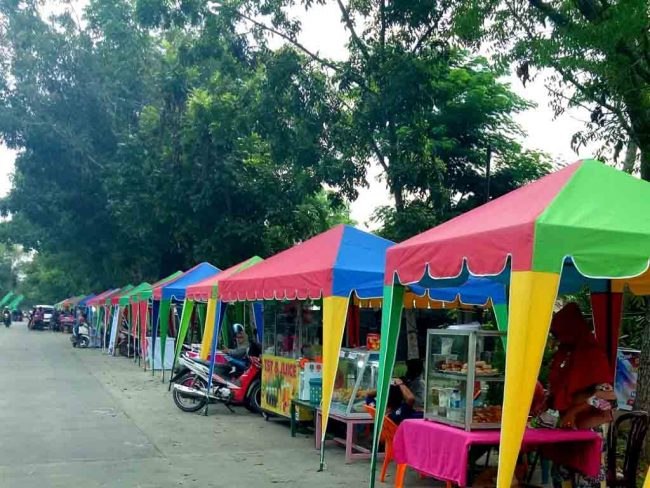Ramadhan Fair Kecamatan Rambutan, 1. Waterpark Gundaling Paya Pasir, 2. Taman Kota Tebing Tinggi, 3. Bah Bolon Arung Jeram, 4. Taman Revolusi Mental, 5. Taman Edukasi, 6. Istana Negeri Padang, 7. Tugu Wahana Tata Nugraha, 8. Green Hill, 9. Museum Kota Tebing Tinggi, 10. Bendungan Sei Padang, 11. Ramadhan Fair Kecamatan Rambutan, 12. Kolam Pancing Padang Merbau, 13. Pemandian Lubuk Indah, 14. Masjid Raya Nur Addin, 15. Perpustakaan Kota Tebing Tinggi, 16. Lapangan Sri Mersing, 17. Tugu Peringatan 13 Desember 1945, 18. Bayu Lagoon