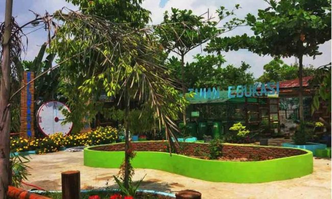 Taman Edukasi, 1. Waterpark Gundaling Paya Pasir, 2. Taman Kota Tebing Tinggi, 3. Bah Bolon Arung Jeram, 4. Taman Revolusi Mental, 5. Taman Edukasi, 6. Istana Negeri Padang, 7. Tugu Wahana Tata Nugraha, 8. Green Hill, 9. Museum Kota Tebing Tinggi, 10. Bendungan Sei Padang, 11. Ramadhan Fair Kecamatan Rambutan, 12. Kolam Pancing Padang Merbau, 13. Pemandian Lubuk Indah, 14. Masjid Raya Nur Addin, 15. Perpustakaan Kota Tebing Tinggi, 16. Lapangan Sri Mersing, 17. Tugu Peringatan 13 Desember 1945, 18. Bayu Lagoon