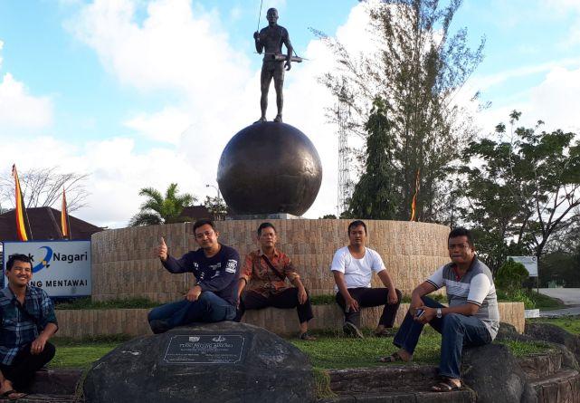 Taman Patung Sikerei, 1. Pantai Pokai, 2. Pantai Siruso, 3. Pantai Katiet Bosua, 4. Pantai Awera, 5. Pulau Siberut, 6. Pulau Sipora, 7. Pulau Pagai, 8. Air Terjun Bat Soumang, 9. Danau Rua Oinan, 10. Air Terjun Kulu Kubuk, 11. Pantai Nyanyang, 12. Dermaga Tuapeijat, 13. Pantai Jati, 14. Air Terjun Pujujurung, 15. Taman Patung Sikerei, 16. Pantai Mapadeggat, 17. Pulau Umat Siteu, 18. Teluk Sibigeu, 19. Pulau Silabu, 20. Pantai Aloita, 21. Pantai Sioban, 22. Pulau Pittoijat, 23. Goa Pamintaijat, 24. Pulau Karamajat, 25. Pulau Bakkat Menuang, 26. Wavepark Resort, 27. Pitstop Hill Mentawai